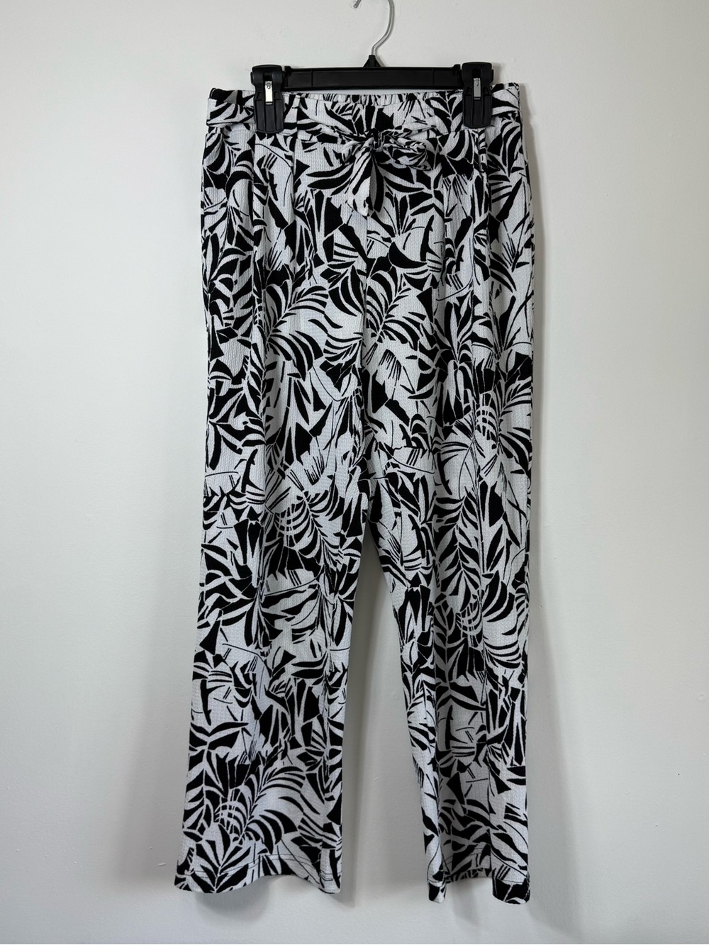 SOHO Apparel Palm Leaf Wide Leg Pants Tie Waist Bubble Crepe Black White M
